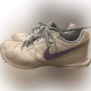 NIKE Downshifter 6 White Running Shoes Size 8 with moderate wear